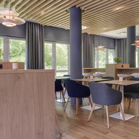 Holiday Inn Express COLOGNE - TROISDORF by IHG Отели рядом с достопримечательностью «Ванхайде»