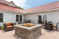 Country Inn & Suites by Radisson, Holland, MI Hotels in Holland Charter Township
