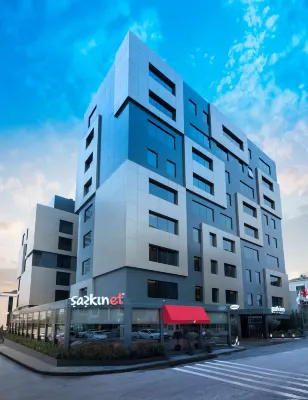 Park Inn by Radisson Istanbul Atasehir Các khách sạn gần Maltepe University Faculty of Engineering and Natural Sciences