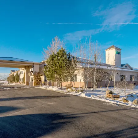 Holiday Inn Express & Suites RATON by IHG