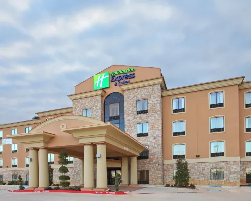 Holiday Inn Express & Suites PARIS by IHG Hotels in Lamar County