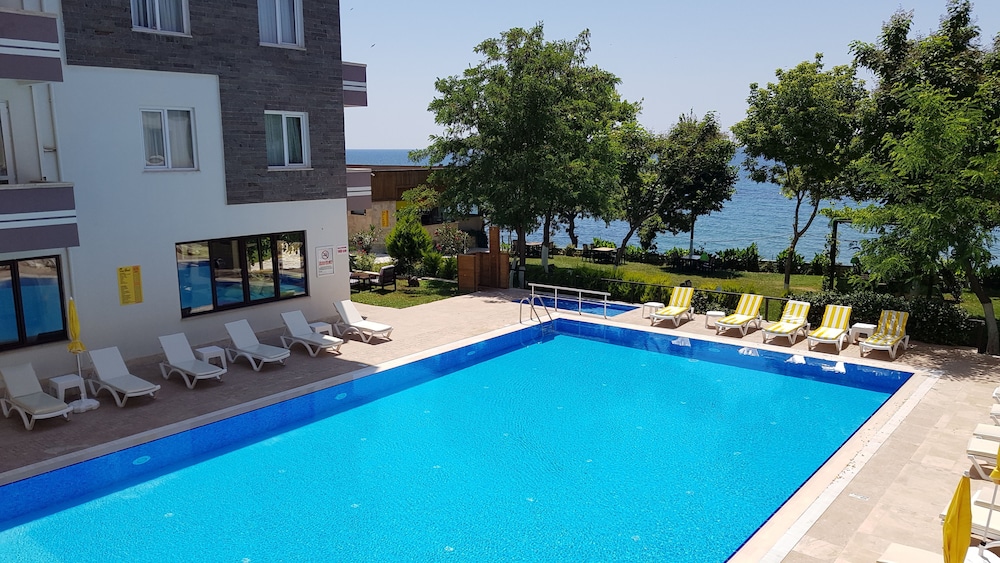 Troas Beach Hotel