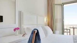 aphrodite-hotel-and-suites