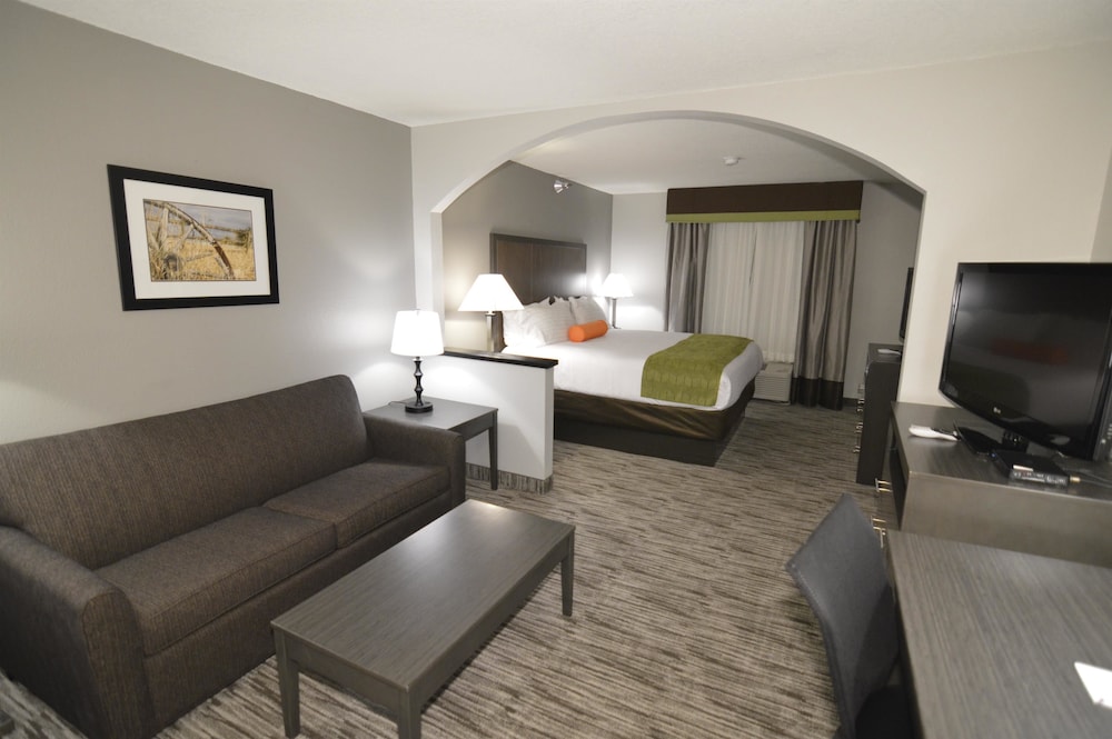 Best Western Plus Liberal Hotel & Suites