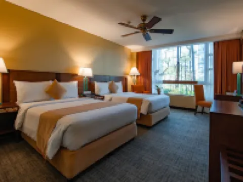 The Forest Lodge at Camp John Hay 바기오 호텔