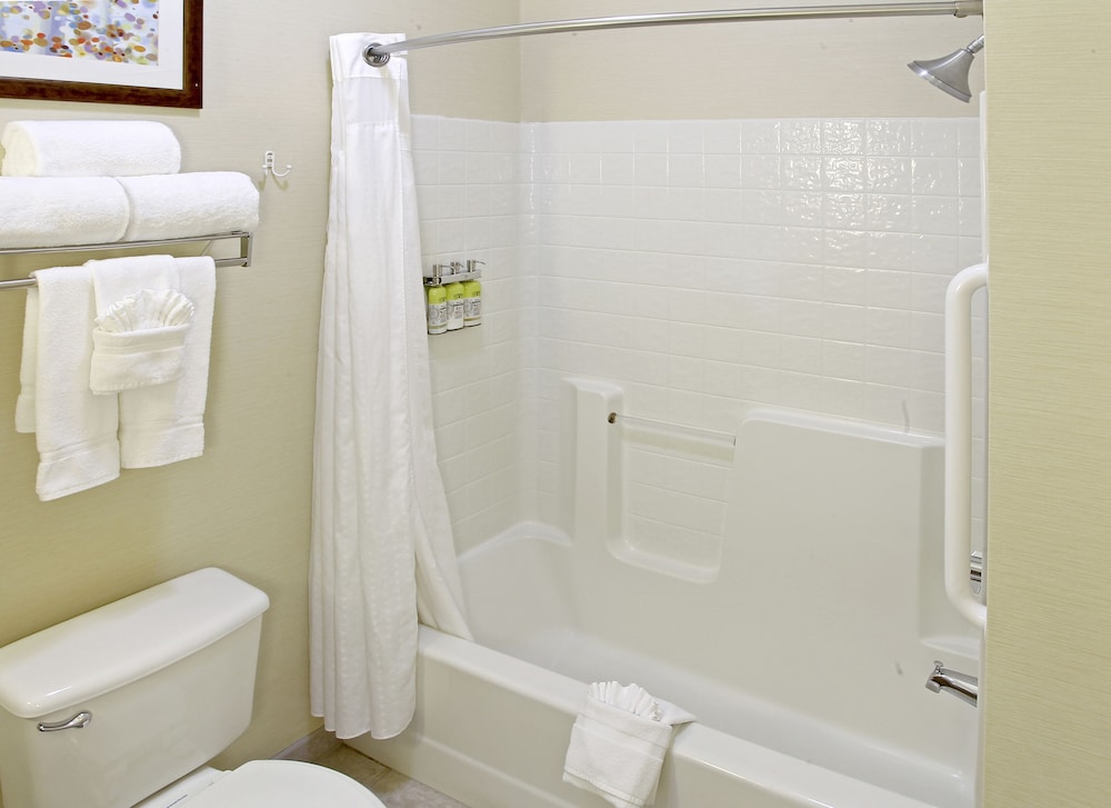 Holiday Inn Express & Suites Sharon-Hermitage, an Ihg Hotel