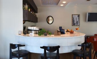 Blue Sea Hotel - Housity