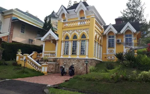 Zevannya Villa Queen Victorian Kota Bunga