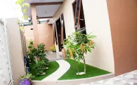 Homestay Villa Ijen - Four Bedroom Hotels in Glagah