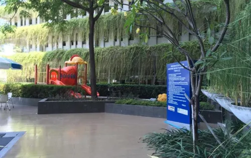 Apartemen Altiz Bintaro Plaza Residence by Pnp Rooms Các khách sạn ở Nam Tangerang