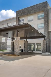 Hoteles en Denton DSW Designer Shoe Warehouse desde 61EUR | Trip.com