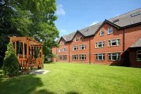 The Royal Toby Hotel Hotel dekat Cottons Restaurant hop wood hall college