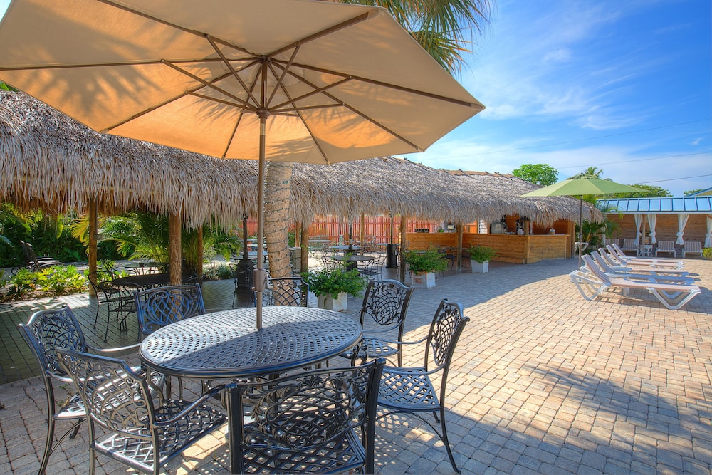 Naples Garden Inn