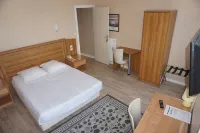 Le Relais de La Place Hotels in Saint-Coulitz