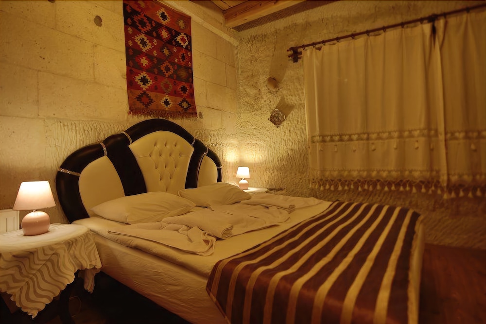 Kayatas Cave Suites