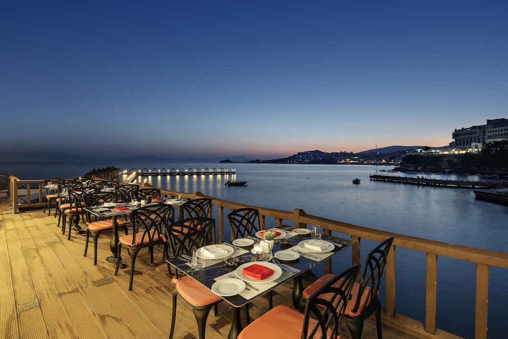 Le Bleu Hotel & Resort Kusadasi - Ultra All Inclusive