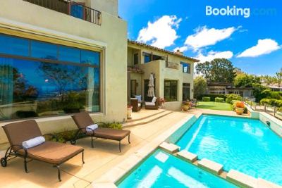 Outdoor Swimming Pool #8080 - SeaView Sanctuary Five-Bedroom Holiday Home Photo