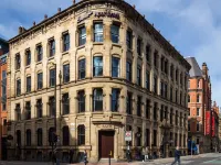 Roomzzz Manchester City Hotels near Manchester City Council
