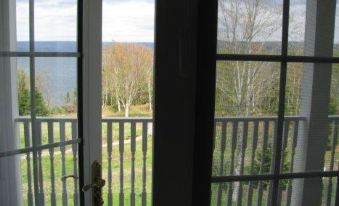 Tulloch Inn & Gifts