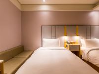 全季酒店(上海长寿路地铁站店) - 双床房