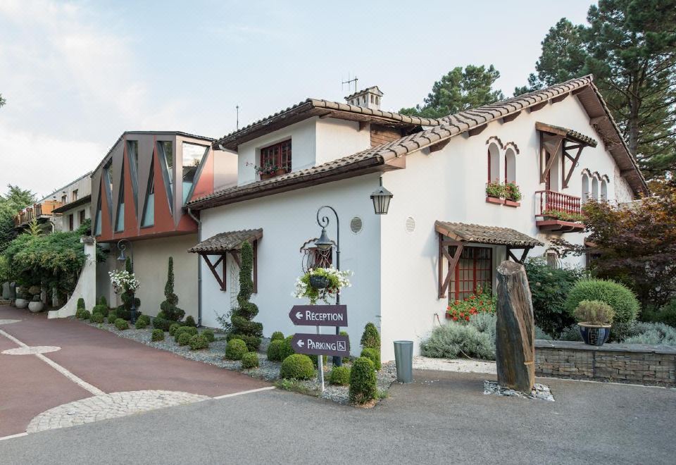 hotel overview picture