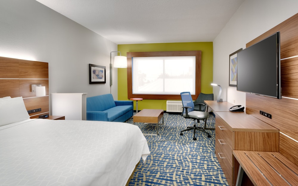 Holiday Inn Express & Suites Gainesville I-75, an Ihg Hotel