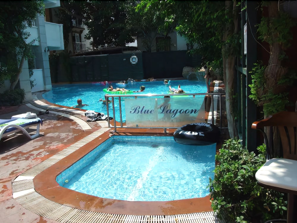 Blue Lagoon Otel