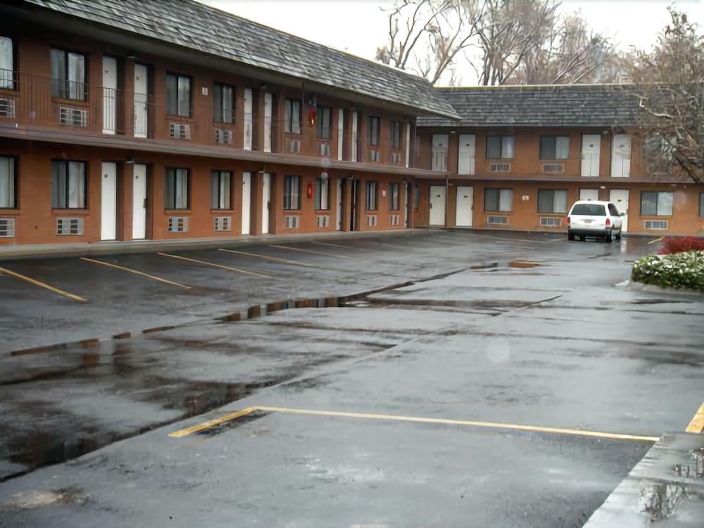Motel West