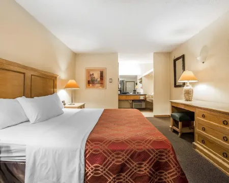 Econo Lodge Inn & Suites Kalispell - Glacier National Park Gateway Hotels in Kalispell