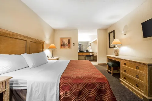 Econo Lodge Inn & Suites Kalispell - Glacier National Park Gateway Hotels in Somers