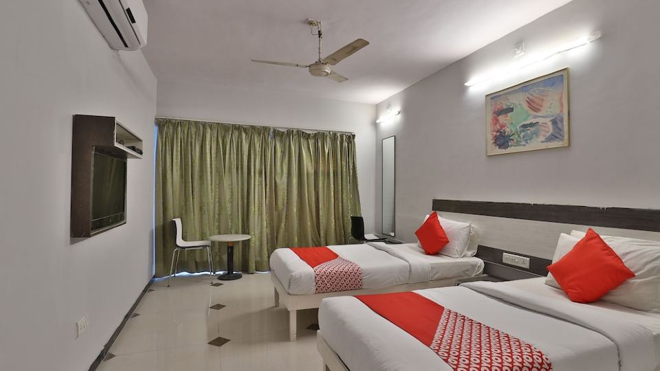 OYO 27796 Hotel Jubilee