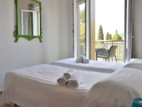 North House with Pool and Lake View