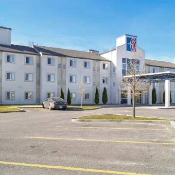 Motel 6 Peterborough, on