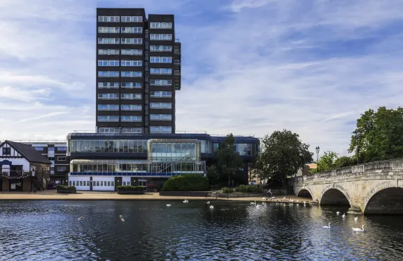 貝德福德中心美居酒店