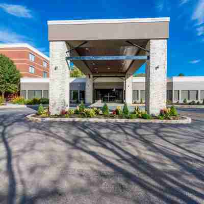 Holiday Inn Express Naperville, an IHG Hotel Hotel Exterior