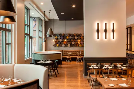 Le Meridien Boston Cambridge Отели рядом с достопримечательностью «Kendall Square»