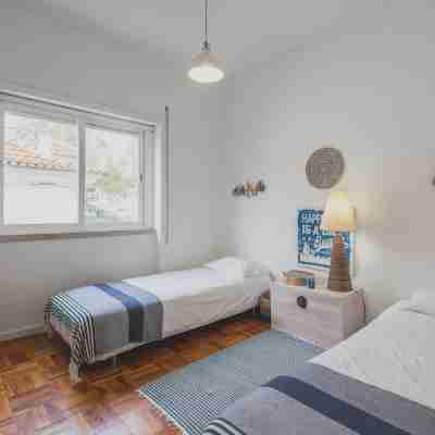 Elegant Apartment in Cascais with Fireplace 80 m² Rooms