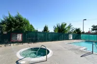Quality Inn & Suites - Hot Tub