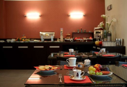 호텔 몬티니 리나테 에어포트 조식