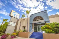 Wave Hotel Manhattan Beach Hotels near Trader Joe's