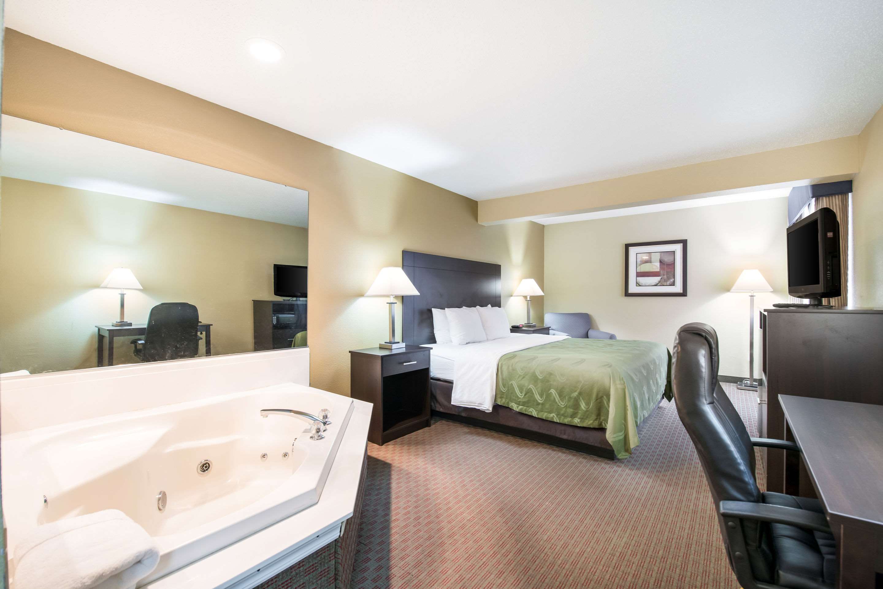 Quality Inn & Suites Menomonie