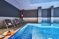 Perla Residence Hotel & Spa - Pools