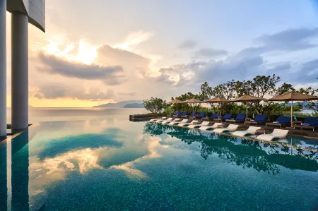 Sheraton Nha Trang Hotel & Spa Отели рядом с достопримечательностью «Lucky Foot Spa Nha Trang»