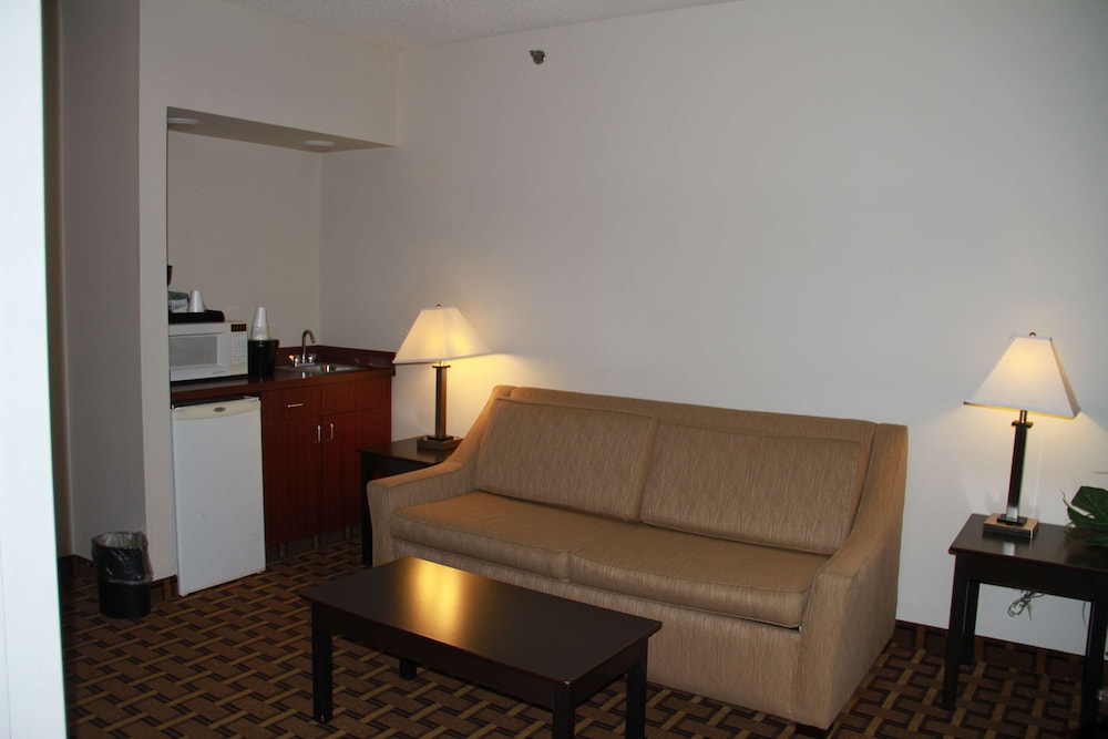 SureStay Plus Hotel by Best Western Coralville Iowa City