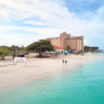 Courtyard Aruba Resort Отели рядом с достопримечательностью «Пляж Палм-Бич»