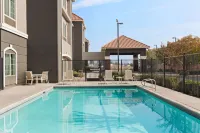 La Quinta Inn & Suites by Wyndham Fresno Northwest - Pools