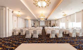 Hotel Grand Pyeongtaek Lake
