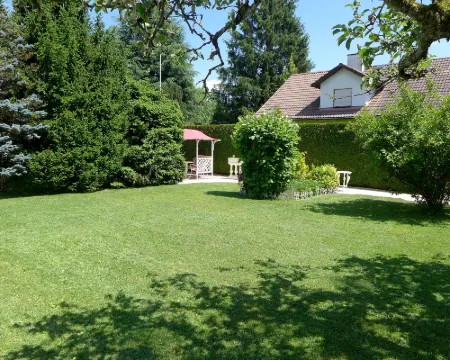 5, Chemin de la Pralay Hotels in Genthod