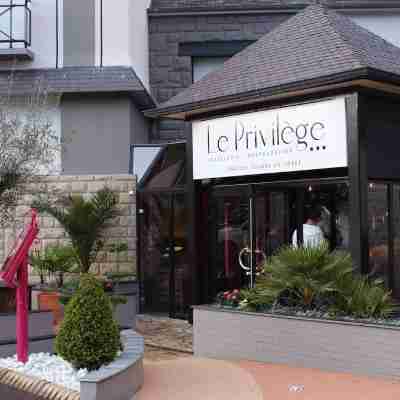 Le Privilège Hotel Exterior