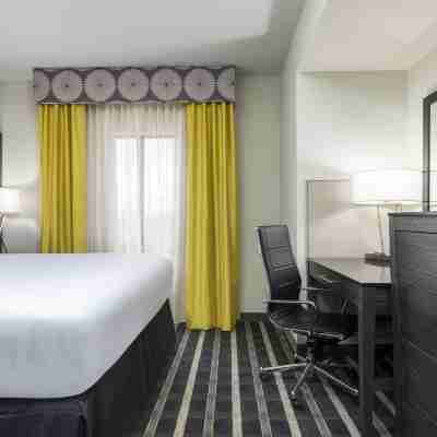 Holiday Inn Express & Suites Norman Rooms